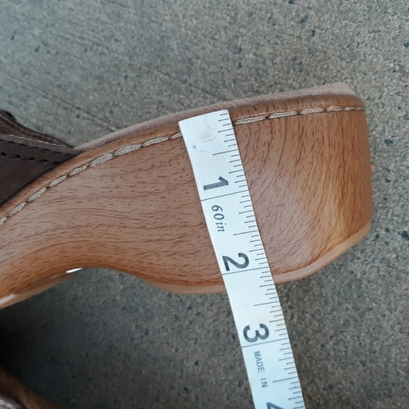 Klogs Size 8 Floral Beaded Brown Leather Faux Wooden Wedge Thong Clog Sandals - Picture 16 of 17